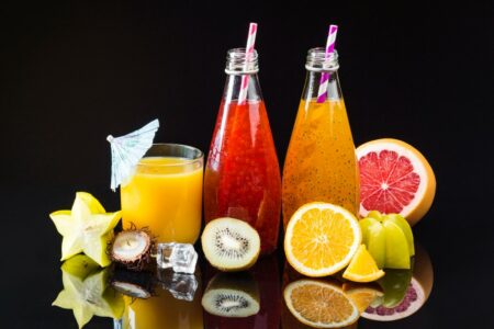 exotické a ovocné nápoje vo fľaši
