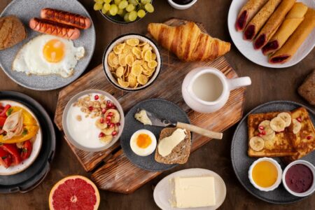 zdravé raňajky alebo anglické raňajky