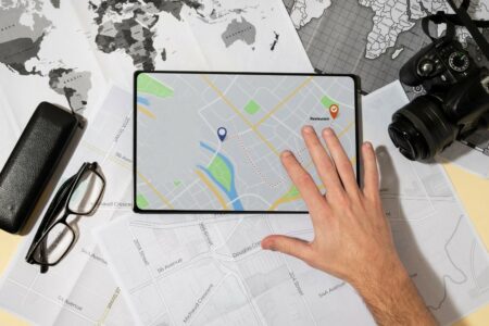 majiteľ ovláda GPS monitorovanie vozidiel